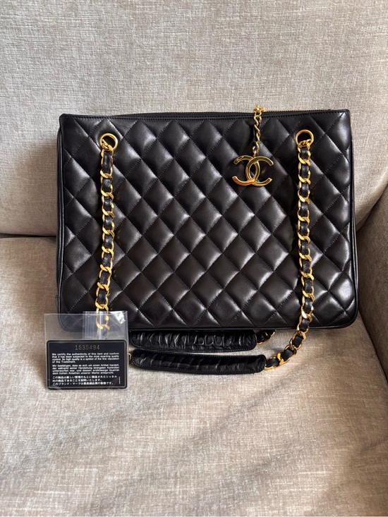 CHANEL Handbags - Authentic CHANEL 1991 Vintage 24k gold black lambskin quilted leather classic